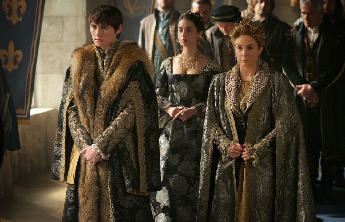 Am französischen Hof stehen große Veränderungen an, die nicht nur Charles (Spencer Macpherson, l.), sondern auch Mary (Adeleide Kane, M.) und Cather... - Bildquelle: Sven Frenzel 2016 The CW Network, LLC. All rights reserved.
