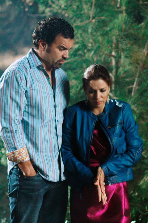 Wie wird ihr Leben weitergehen? Gabrielle (Eva Longoria, r.) und Carlos (Ricardo Antonio Chavira, l.) ... - Bildquelle: Touchstone Pictures