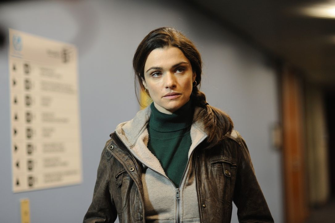 Nicht nur die Verbrecher, sondern auch die UN-Vertreter behindern die Ermittlungen der Polizistin Kathryn Bolkovac (Rachel Weisz), als diese herausf... - Bildquelle: 2010 Whistleblower (Gen One) Canada Inc. and Barry Films GmbH
