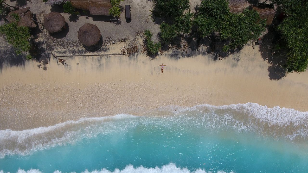 Der Atuh Beach auf Bali ist weitläufig, ruhig und umrandet von türkisblauem Wasser: ein wahres Paradies! - Bildquelle: 2017,The Travel Channel, L.L.C. All Rights Reserved