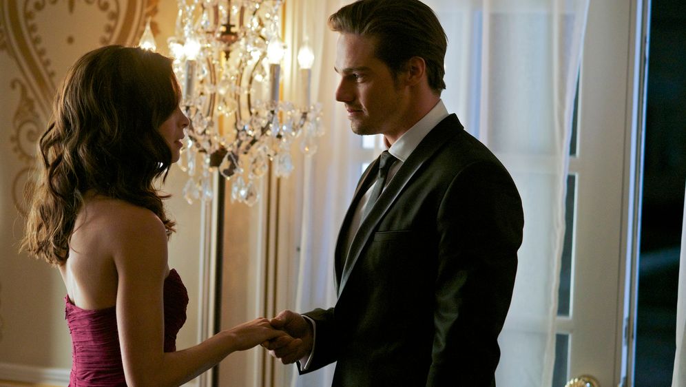 Beauty and the Beast - Catherines Date - sixx