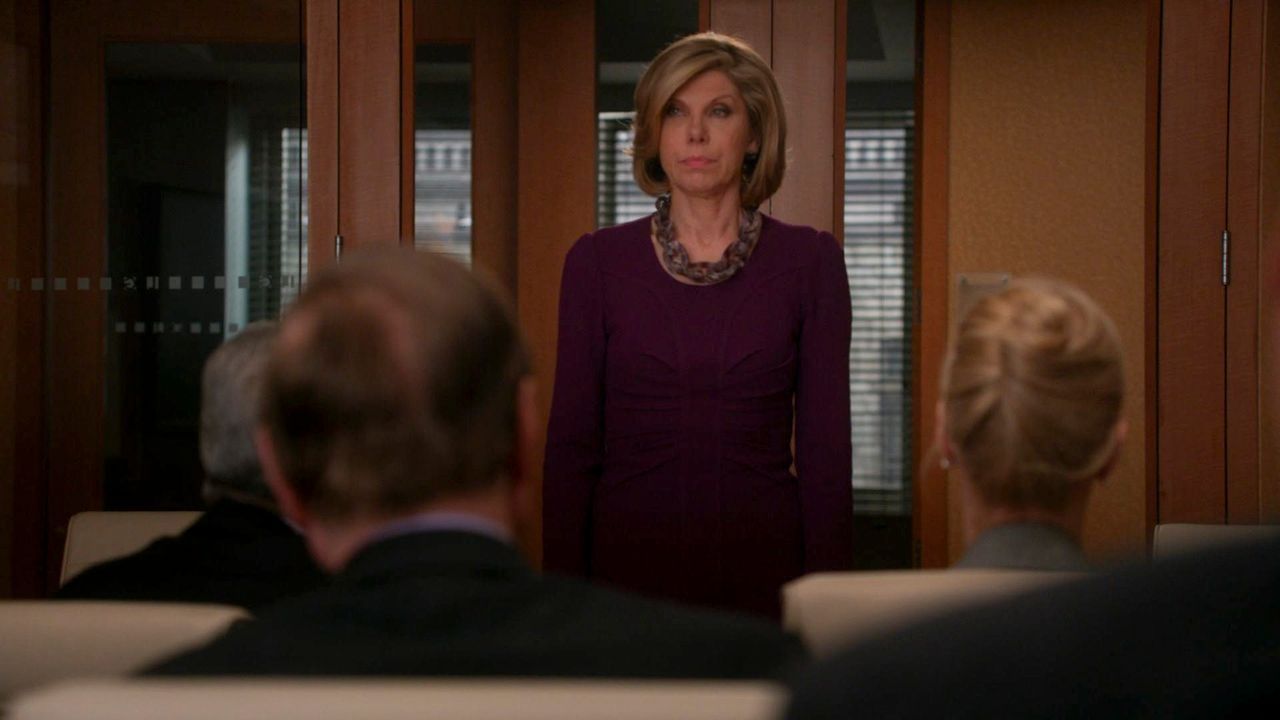 Diane (Christine Baranski, M.) muss den Partner von Lockhard/Garderner die traurige Nachricht übermitteln und diese suchen fieberhaft nach einer Lös... - Bildquelle: 2014 CBS Broadcasting, Inc. All Rights Reserved