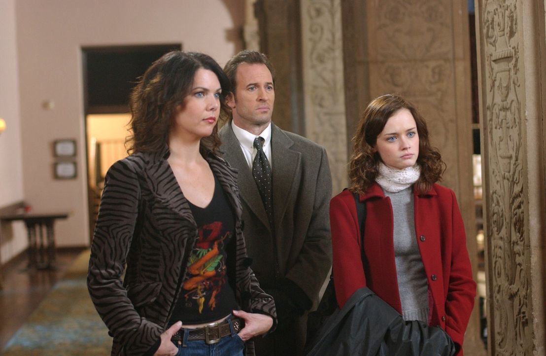 Hatten sich die erneute Hochzeit von Emily und Richard definitiv anders vorgestellt: (v.l.n.r.) Lorelai (Lauren Graham), Luke (Scott Patterson), Ror... - Bildquelle: 2004 Warner Bros.