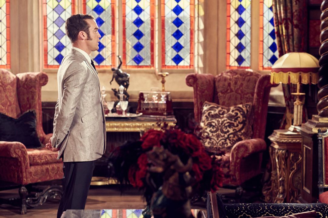 Während Liam Rache an Ted üben möchte, wartet König Cyrus (Jake Maskall) auf seine zukünftige Frau. Doch was führt diese wirklich im Schilde? - Bildquelle: 2015 E! Entertainment Media LLC/Lions Gate Television Inc.