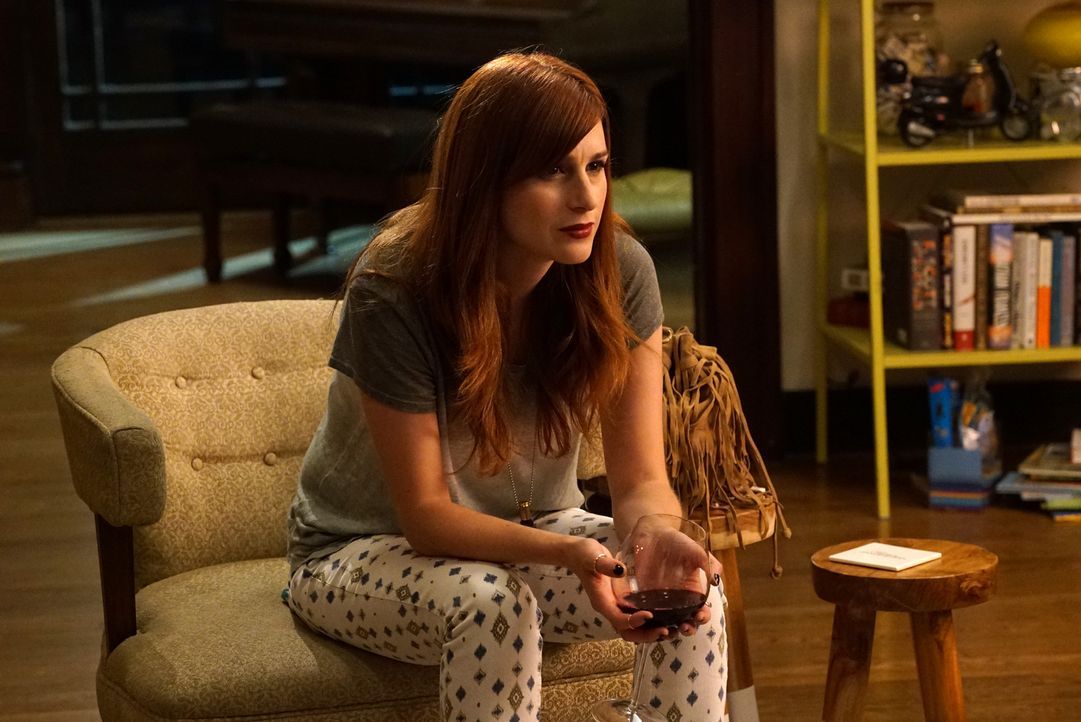Gretchen (Aya Cash) beginnt ein Paar aus ihrer Nachbarschaft zu beobachten und ist sich sicher, dass diese beiden eine perfekte Beziehung führen und... - Bildquelle: 2015 Fox and its related entities.  All rights reserved.