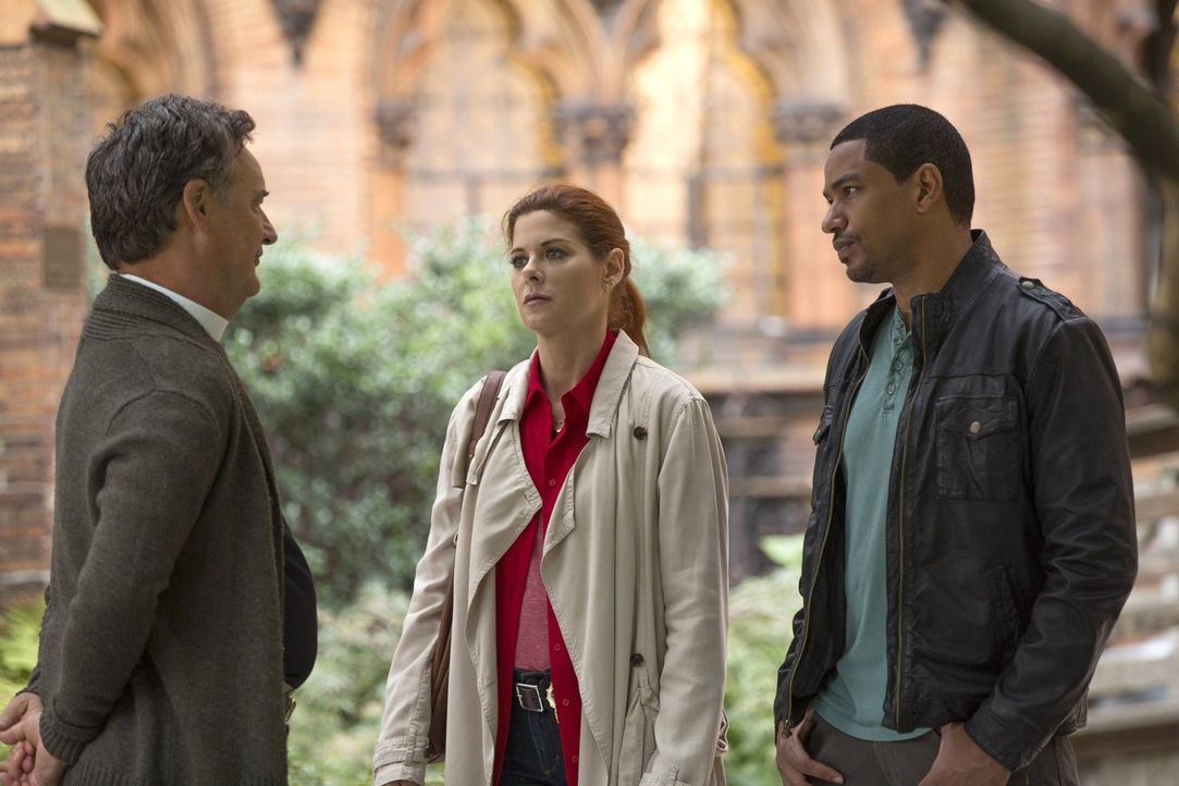 Um einen neuen Mordfall aufzudecken, gehen Laura (Debra Messing, M.) und Billy (Laz Alonso, r.) allen Hinweisen nach. Doch hat Pastor Bob (John Roth... - Bildquelle: Warner Bros. Entertainment, Inc.