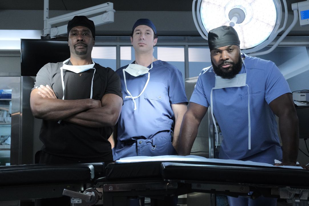 (v.l.n.r.) Dr. Barrett Cain (Morris Chestnut); Dr. Albert Nolan (Michael Hogan); AJ Austin (Malcolm-Jamal Warner) - Bildquelle: Guy D'Alema 2019-2020 Twentieth Century Fox Film Corporation.  All rights reserved. / Guy D'Alema