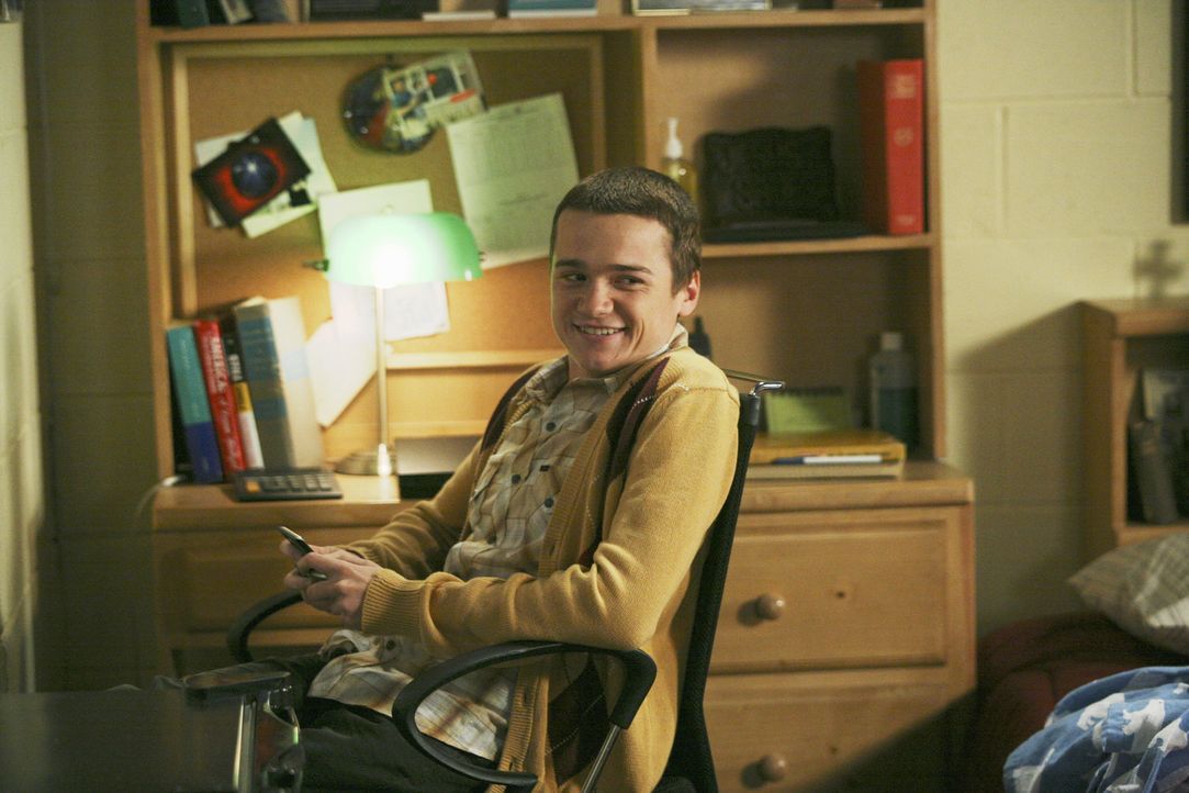Hütet ein dunkles Geheimnis: Kirk (Dan Byrd) ... - Bildquelle: 2008 ABC Family