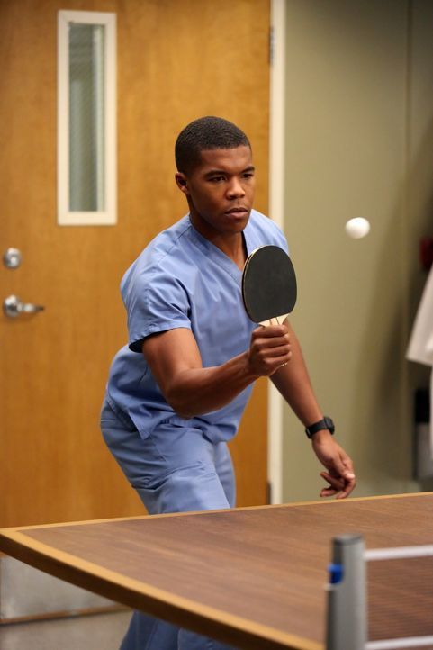 Wird Derek beim Tischtennis als Gegner zugeteilt: Shane (Gaius Charles) ... - Bildquelle: ABC Studios