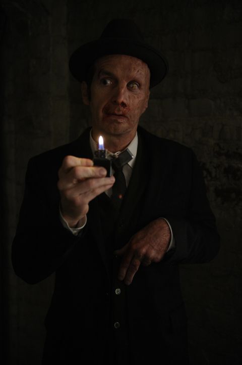 Larry (Denis O'Hare) spielt gern mit dem Feuer ... - Bildquelle: 2011 Twentieth Century Fox Film Corporation. All rights reserved.