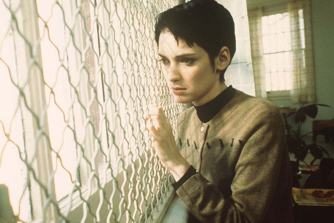 Susanna (Winona Ryder) möchte raus aus der Klapse ... - Bildquelle: Columbia Pictures