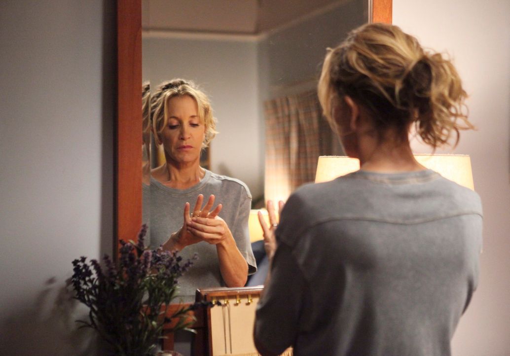 Ist fest davon überzeugt, ihre Ehe zu retten. Doch dabei gerät Lynette (Felicity Huffman) in eine äußerste peinliche Situation ... - Bildquelle: ABC Studios