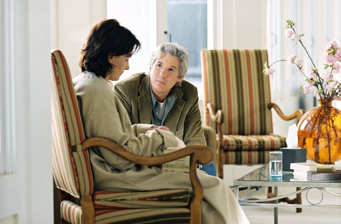 Die Naumanns (Juliette Binoche, l. und Richard Gere, r.) könnten eine Musterfamilie sein, doch hinter der heilen Fassade gärt es gewaltig ... - Bildquelle: Copyright   2005 Twentieth Century Fox