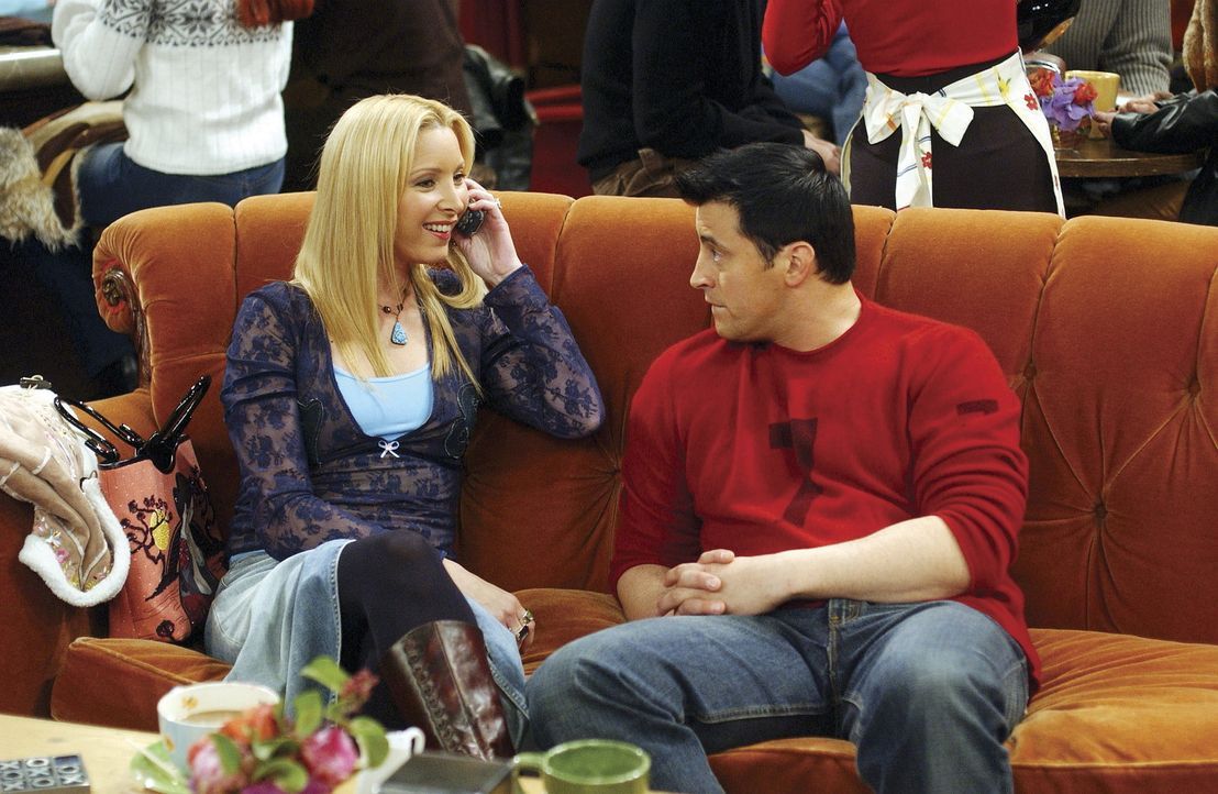 Phoebe (Lisa Kudrow, l.) und Joey (Matt LeBlanc, r.) sind sich einig, dass Rachel und Ross zusammengehören. Deshalb hecken sie einen idiotensichere... - Bildquelle: TM+  2000 WARNER BROS