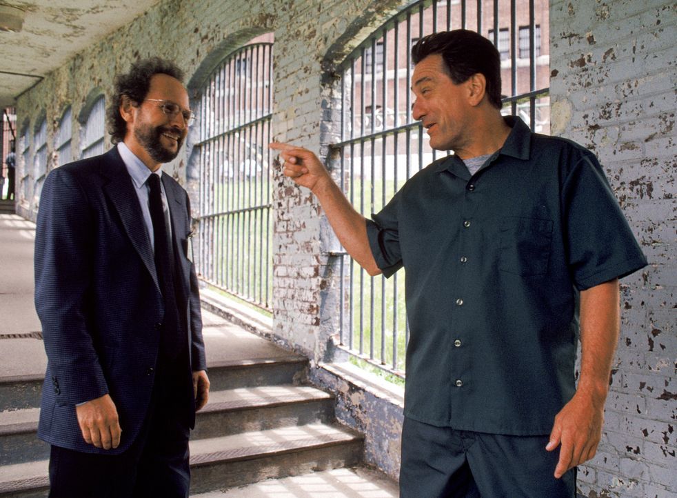 Dr. Ben Sobel (Billy Crystal, l.); Paul Vitti (Robert De Niro, r.) - Bildquelle: Warner Bros. Entertainment, Inc.v