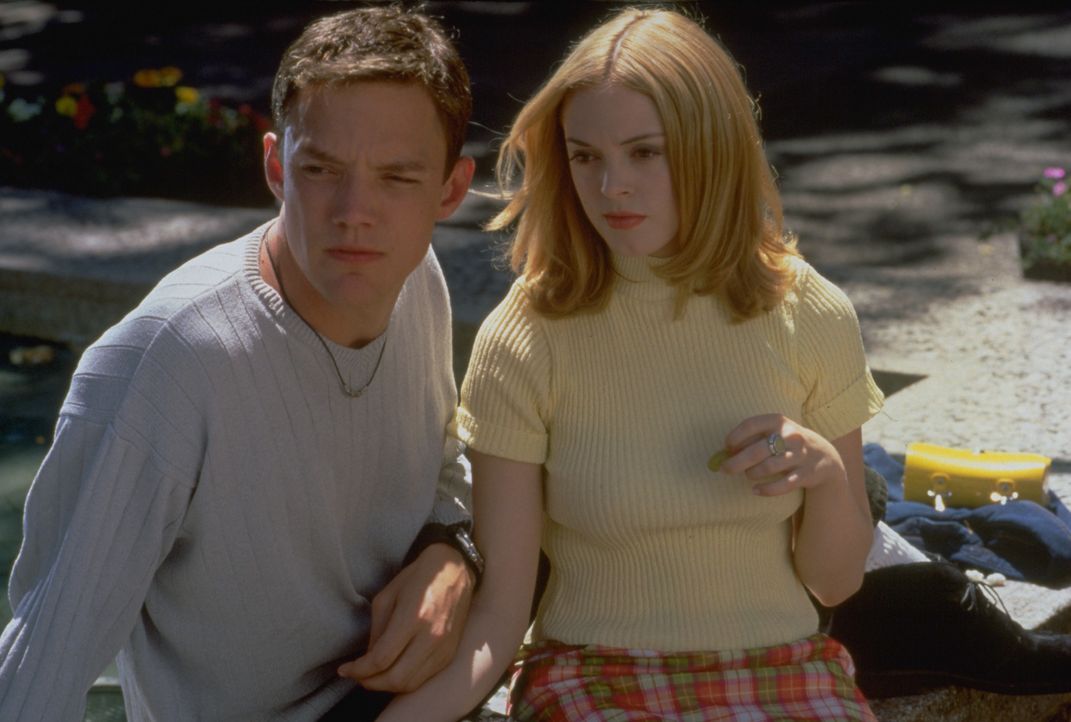 Stuart (Matthew Lillard, l.), Tatum (Rose McGowan, r.) - Bildquelle: 1996 Miramax, LLC. All Rights Reserved.