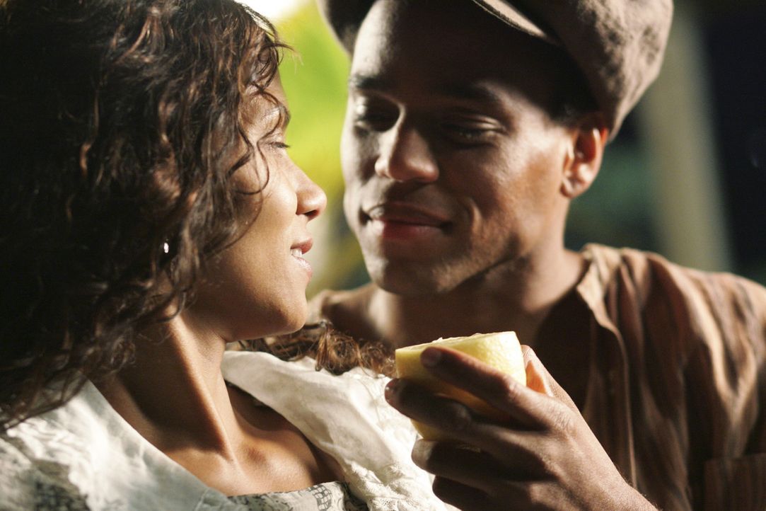 Nach alldem, was sie mitgemacht hat, findet Janie (Halle Berry, l.) in Tea Cake (Michael Ealy, r.) etwas Glück und Leidenschaft, allerdings zum Scho... - Bildquelle: Vivian Zink Harpo Films