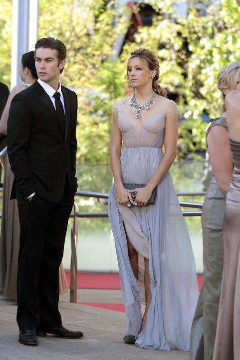 Dan und Nate (Chace Crawford, l.) müssen sich eingestehen, dass sie immer noch Gefühle für Serena (Blake Lively, r.) haben ... - Bildquelle: Warner Bros. Television