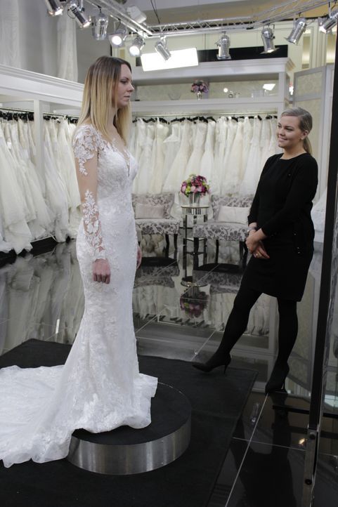 Melanie hat genaue Vorstellungen von ihrem Hochzeitskleid. Sie hat gleich me... - Bildquelle: TLC & Discovery Communications