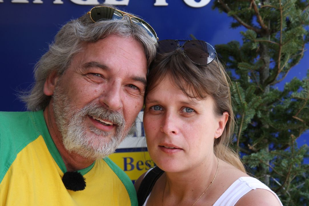 Sabine (39) und Peter Gnauke (55) brechen in Deutschland die "Zelte" ab und wandern aus: auf die Insel Saint Martin in der Karibik. In dem Urlaubpar... - Bildquelle: kabel eins