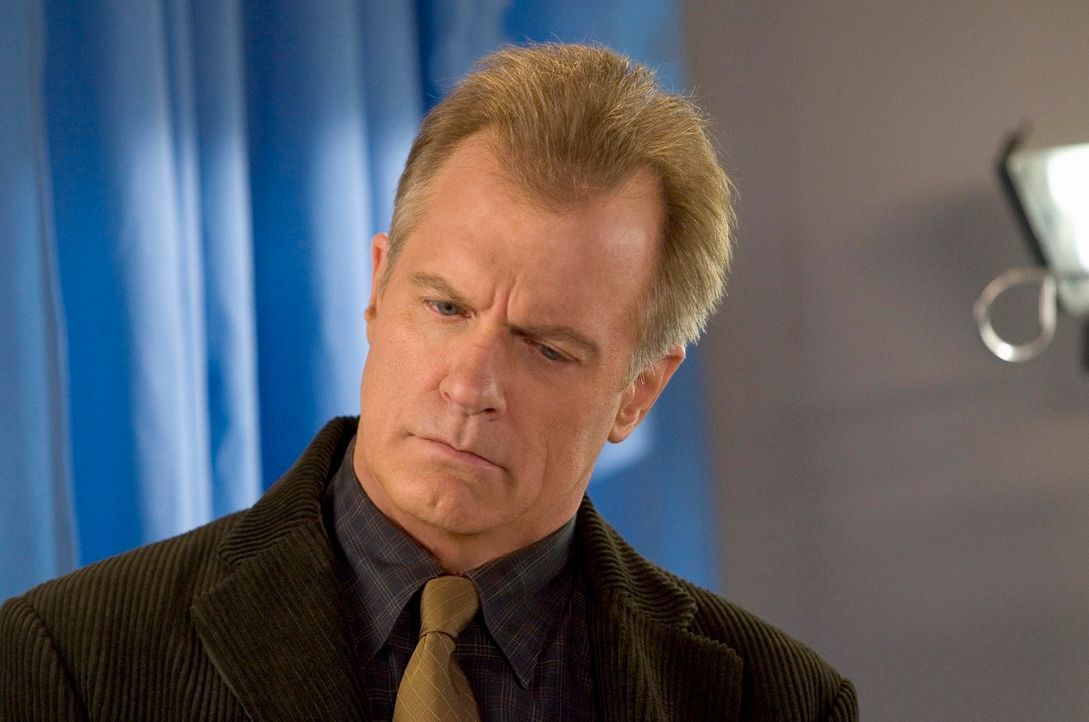 Im Krankenhaus raten die Ärzte Eric (Stephen Collins), sich dringend mal wieder untersuchen zu lassen ... - Bildquelle: The WB Television Network