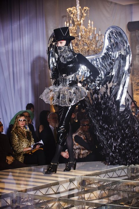 Wider Erwarten stellt Betty anlässlich der Fashion Week eine fantastische Show auf die Beine und findet durch diese Arbeit endlich einen echten Zuga... - Bildquelle: 2008   ABC Studios