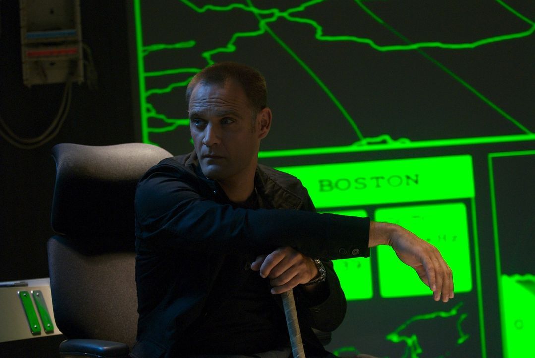 Aslan Bukhari (Andreas Apergis) ist nicht der, der er zu sein scheint. Kaltblütig setzt er seinen Plan in die Tat um und geht dabei über Leichen! - Bildquelle: 2006 RHI Entertainment Distribution, LLC