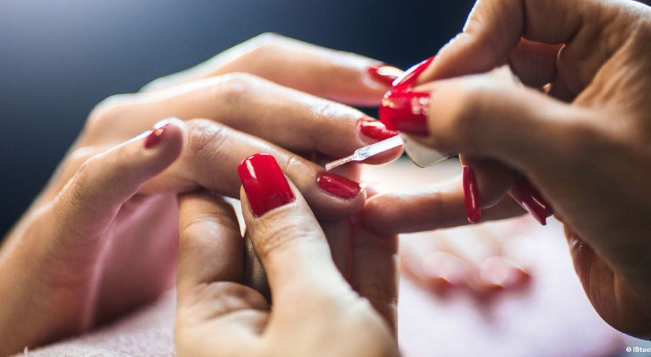 Rot Ist Out Diese Nagellack Gehort Weihnachten Auf Die Nagel