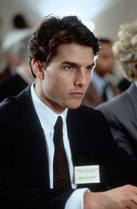 Mitch McDeer (Tom Cruise) gerät in ein tödliches Kreuzfeuer zwischen FBI, kriminellen Banden und einer Macht, die vor nichts zurückschreckt. - Bildquelle: Paramount Pictures
