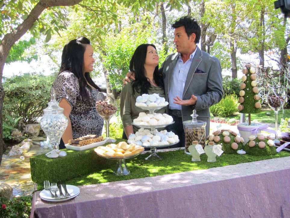 (4. Staffel) - Wedding-Planner David Tutera (r.) weiß, was Frauen glücklich macht ... - Bildquelle: 2012 PilgrimStudios