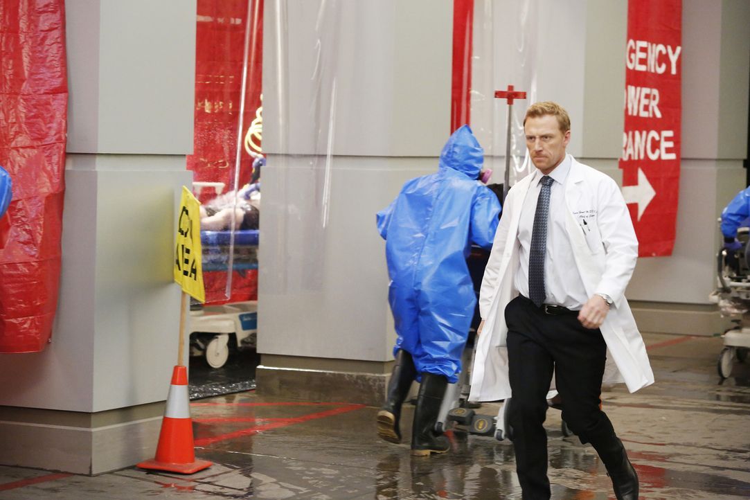 Eine große Explosion in einer Shopping Mall fordert viele Opfer. Owen (Kevin McKidd) und seine Kollegen geben alles, um Leben zu retten ... - Bildquelle: ABC Studios