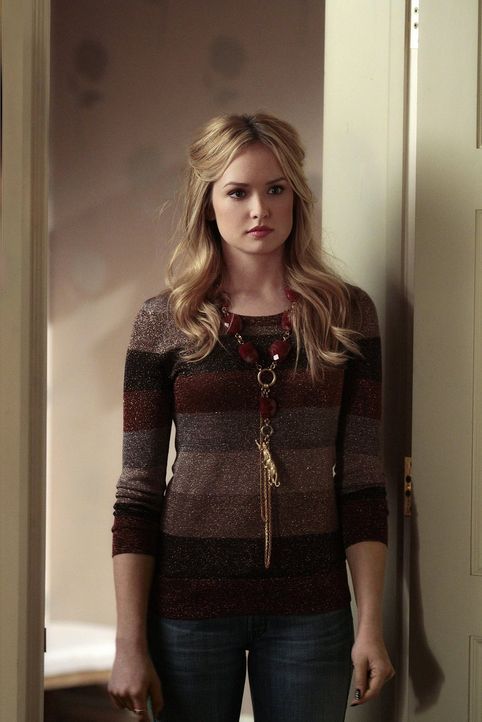 Im Disco Fieber: Charlie (Kaylee DeFer) ... - Bildquelle: Warner Bros. Television