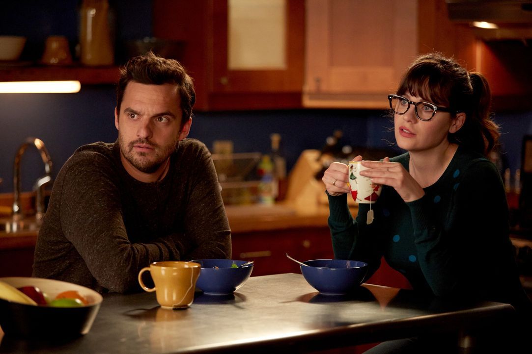 Während sich Jess (Zooey Deschanel, r.) mit Ceces Hochzeitskleid herumärgert, ist Nick (Jake Johnson, l.) am Verzweifeln, als Reagan nicht auf seine... - Bildquelle: John P. Fleenor 2016 Fox and its related entities.  All rights reserved.