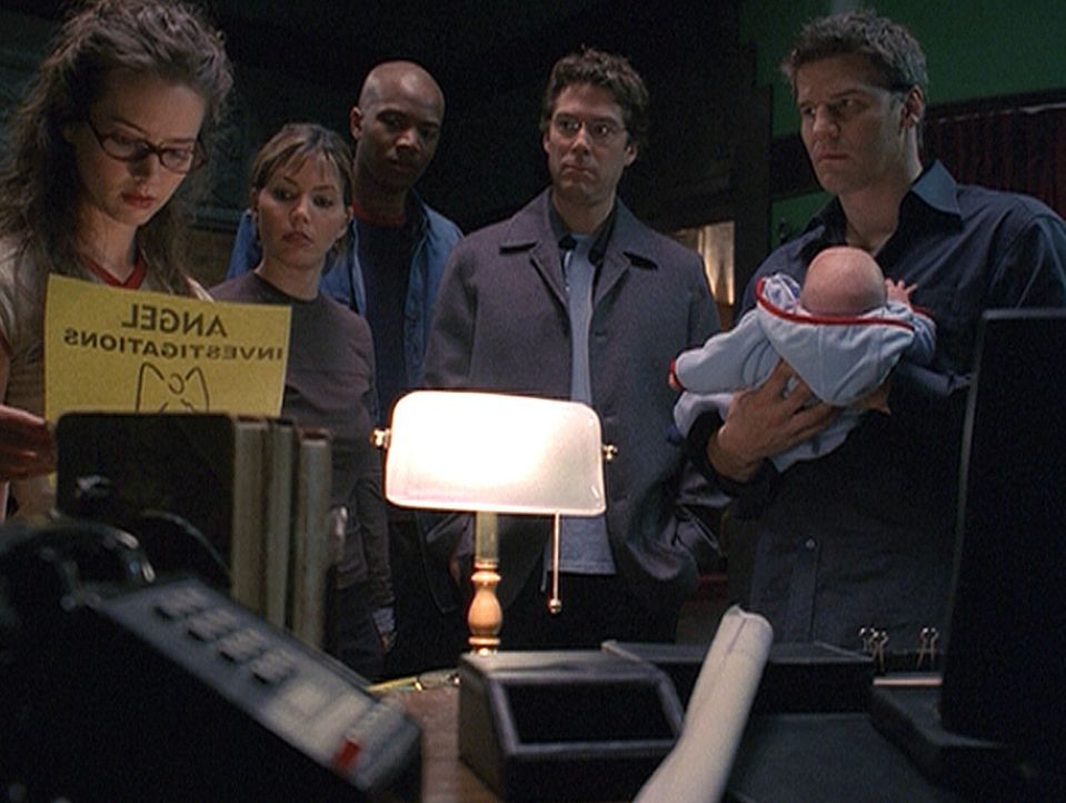 (v.r.n.l.) Angel (David Boreanaz) will neue Kunden werben, um endlich mehr Geld zu verdienen. Wesley (Alexis Denisof), Gunn (J. August Richards), Co... - Bildquelle: 20th Century Fox. All Rights Reserved.