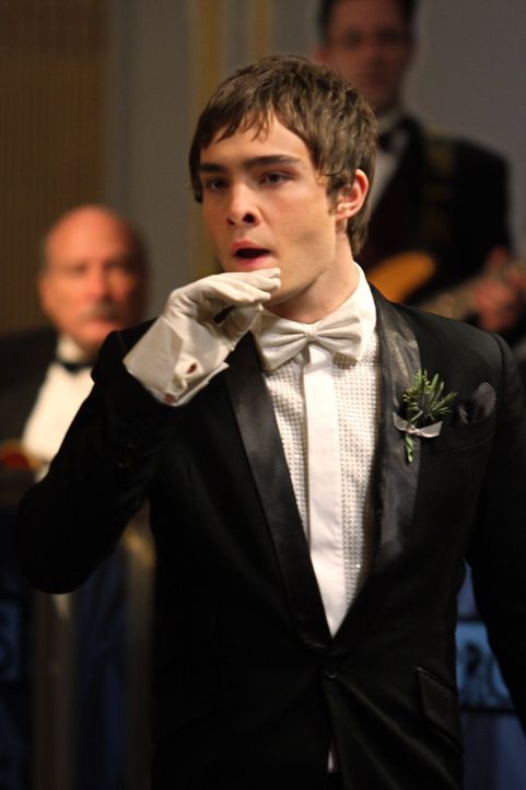 Chuck (Ed Westwick) hat ein Auge auf Blair geworfen, die jedoch auf dem Ball mit ihrem Ex-Freund auftaucht ... - Bildquelle: Warner Brothers