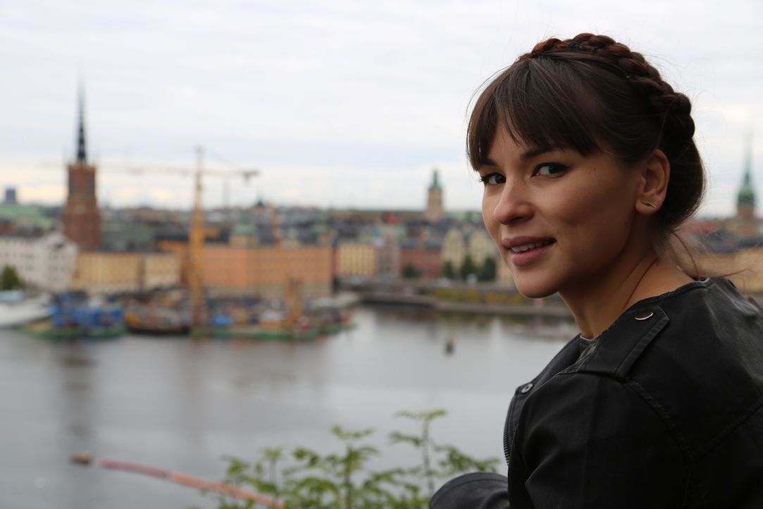 Rachel lässt sich von der Kühle in Stockholm nicht abschrecken ... - Bildquelle: Richard Hill BBC 2014