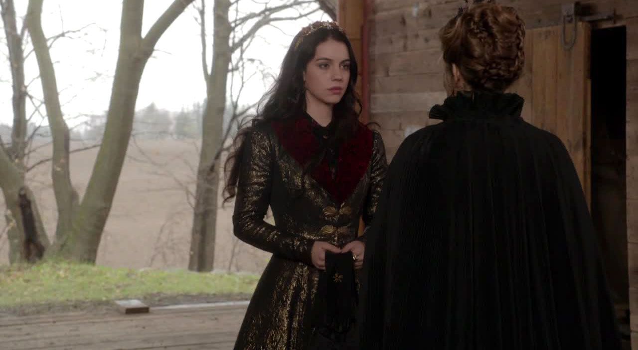 Mary und Catherine im Stall - Bildquelle: 2014 The CW Network. All Rights Reserved.