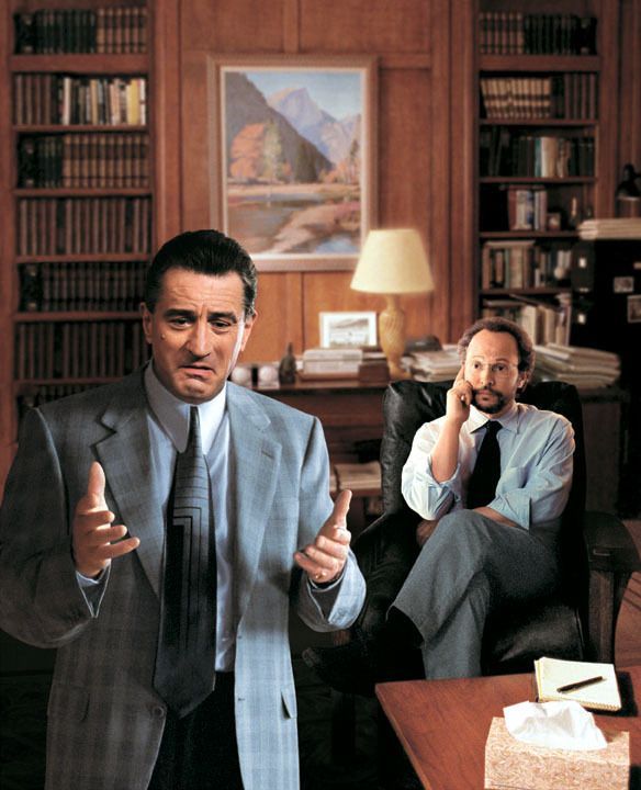 Paul Vitti (Robert De Niro, l.); Dr. Ben Sobel (Billy Crystal, r.) - Bildquelle: Warner Bros. Entertainment, Inc.vw