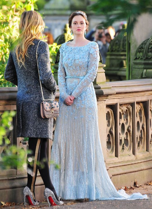 Blair Waldorf heiratet in blau - Bildquelle: WENN