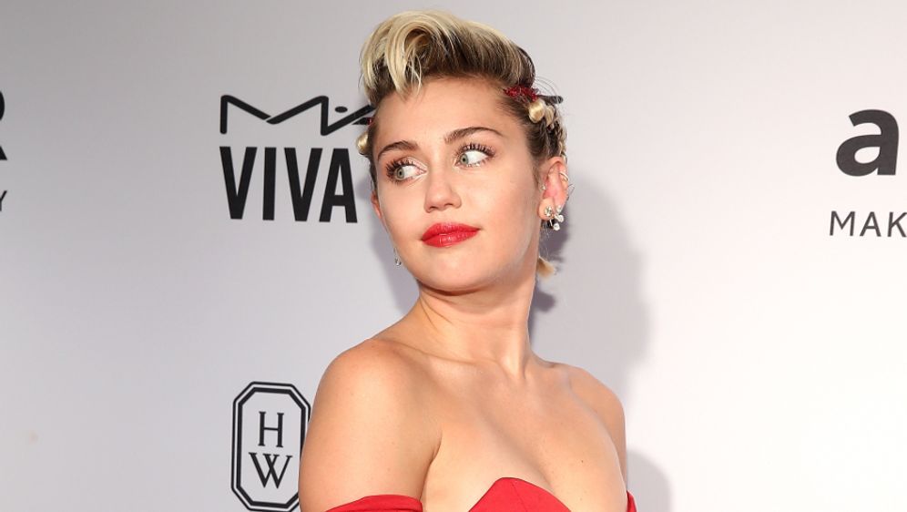 Miley Cyrus Liebe Zum Eigenen Korper Unmoglich