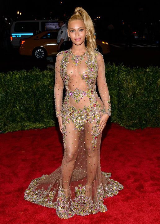 Met Gala 2015: Beyonce - Bildquelle: SIPA/WENN.com