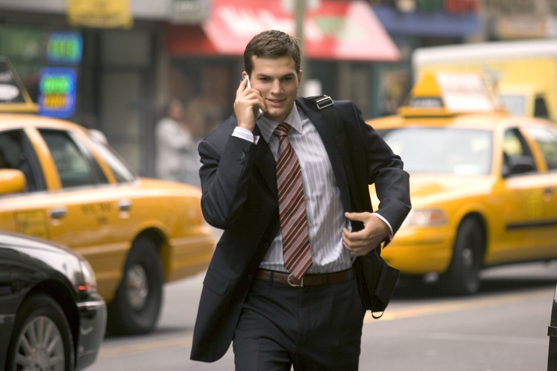 Simon Green (Ashton Kutcher) ist jung, verlobt und erklimmt die Karriereleiter als Investmentbanker mit Feuereifer. Welcher Vater wäre nicht stolz,... - Bildquelle: 2007 CPT Holdings, Inc. All Rights Reserved. (Sony Pictures Television International)