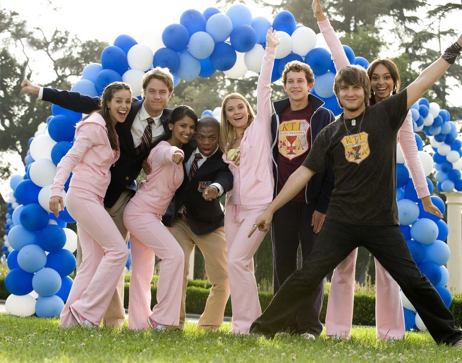 Genießen ihr Studentenleben: Rebecca (Dilshad Vadsaria, 3.v.l.), Casey (Spencer Grammer, 4.v.r.), Evan (Jake McDorman, 2.v.l.), Rusty (Jacob Zachar,... - Bildquelle: 2008 ABC Family