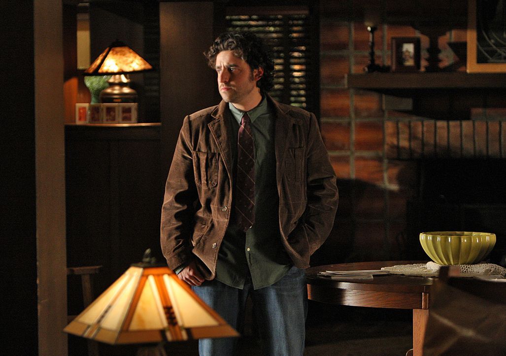 Charlie (David Krumholtz) hat die schwere Verletzung seines Bruders noch nicht überwunden und stürzt sich, um sich abzulenken, in die Arbeit ... - Bildquelle: Paramount Network Television