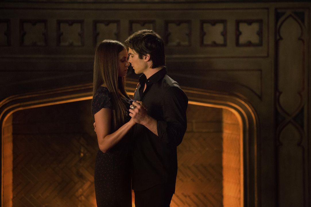 Damon und Elena - Bildquelle: Warner Bros. Entertainment Inc.